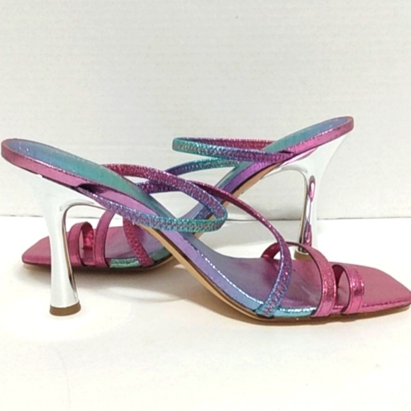MARC FISHER NWOT STRAPPY SANDALS SIZE 7.5 - Picture 2 of 13